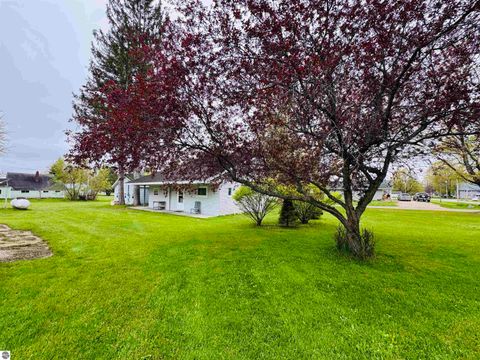 Tiny photo for 408 Garfield Street, Luther, MI 49656 (MLS # 1945102)