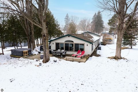 Tiny photo for 602 Green Acres St, Bellaire, MI 49615 (MLS # 1943220)