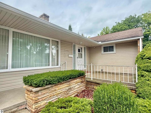 Tiny photo for 445 Yale Avenue, Alma, MI 48801 (MLS # 1950038)