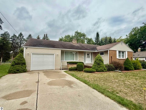 Tiny photo for 445 Yale Avenue, Alma, MI 48801 (MLS # 1950038)