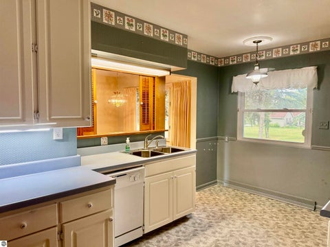 Tiny photo for 445 Yale Avenue, Alma, MI 48801 (MLS # 1950038)