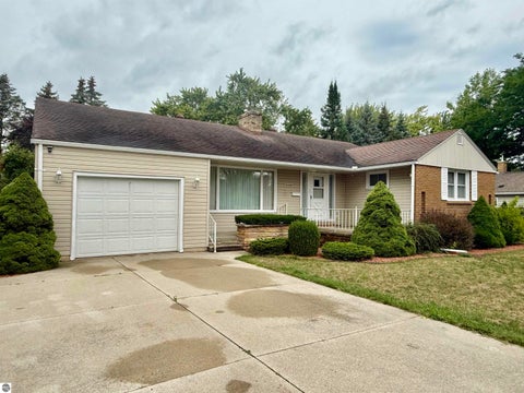 Tiny photo for 445 Yale Avenue, Alma, MI 48801 (MLS # 1950038)