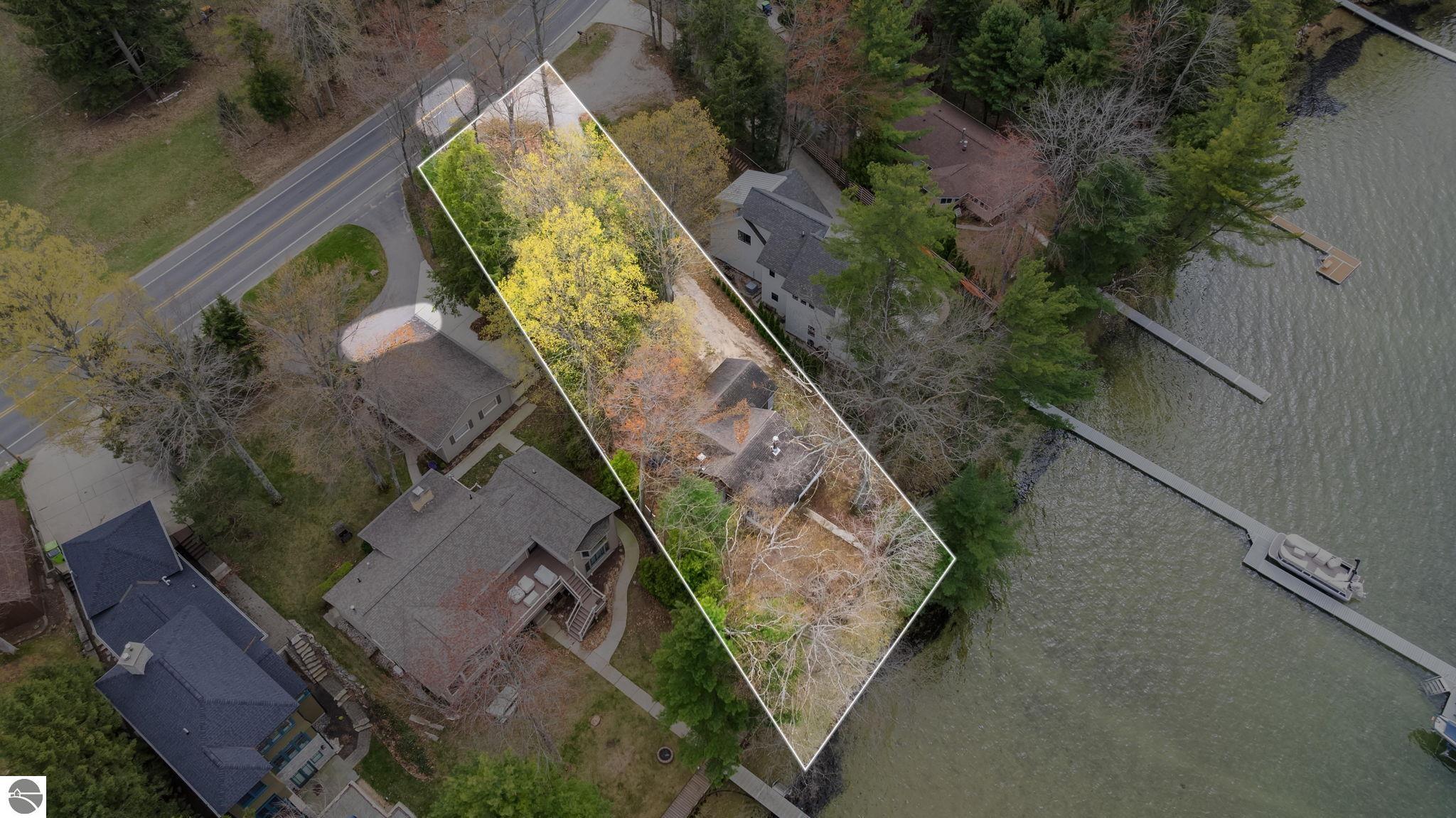 186 S Long Lake Road