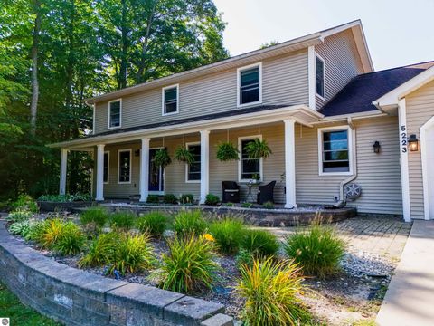Photo of 5223 Liberty Drive, Traverse City, MI 49685 (MLS # 1943577)