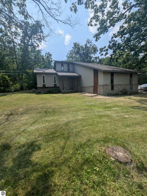 Tiny photo for 1825 W Sunset Drive, Roscommon, MI 48653 (MLS # 1941391)