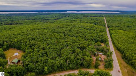 Tiny photo for 1825 W Sunset Drive, Roscommon, MI 48653 (MLS # 1941391)