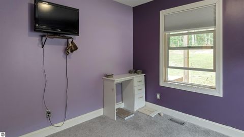 Tiny photo for 1825 W Sunset Drive, Roscommon, MI 48653 (MLS # 1941391)