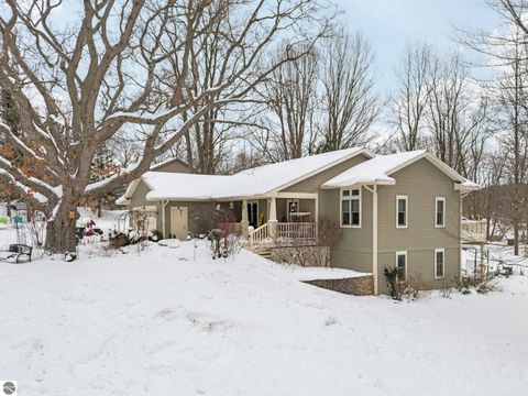 Photo of 8274 Mychelle Lane, Cadillac, MI 49601 (MLS # 1942140)