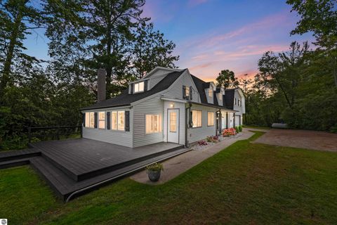 Photo of 7504 W Dakota Trail, Lake City, MI 49663 (MLS # 1944978)