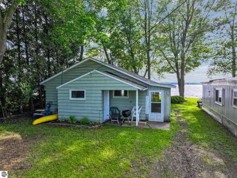Tiny photo for 657 E Lake Mitchell Drive, Cadillac, MI 49601 (MLS # 1946747)