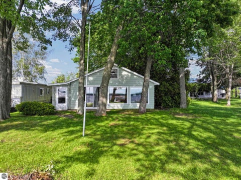 Tiny photo for 657 E Lake Mitchell Drive, Cadillac, MI 49601 (MLS # 1946747)