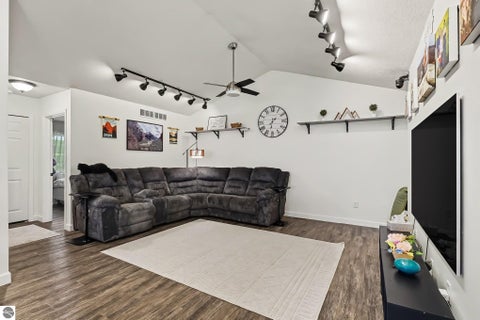 Tiny photo for 1013 Sweeney Street, Mt Pleasant, MI 48858 (MLS # 1951691)