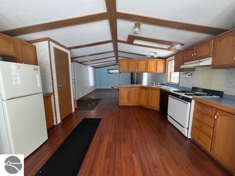 Tiny photo for 488 Autumn, Cadillac, MI 49601 (MLS # 1941215)