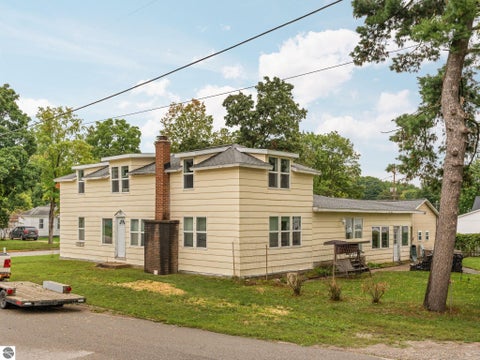 Tiny photo for 139 W 5th Avenue, Reed City, MI 49677 (MLS # 1950298)