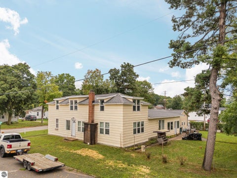 Tiny photo for 139 W 5th Avenue, Reed City, MI 49677 (MLS # 1950298)