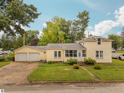 Tiny photo for 139 W 5th Avenue, Reed City, MI 49677 (MLS # 1950298)