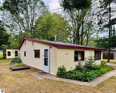 Photo of 407 Hunter Drive, Lake, MI 48632 (MLS # 1949313)