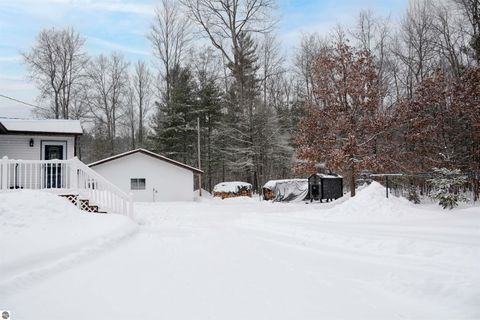 Tiny photo for 6622 Walton Road, Kingsley, MI 49649 (MLS # 1941835)