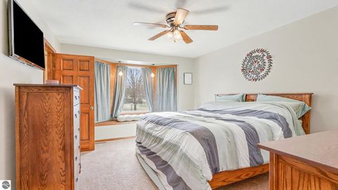 Tiny photo for 421 E Hillcrest Street, Alma, MI 48801 (MLS # 1941433)