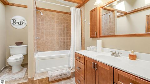 Tiny photo for 421 E Hillcrest Street, Alma, MI 48801 (MLS # 1941433)