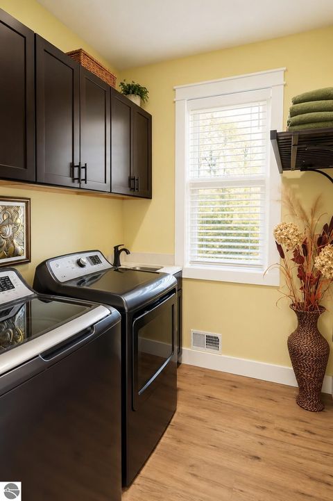 Tiny photo for 4245 Eagles View, Traverse City, MI 49684 (MLS # 1945259)