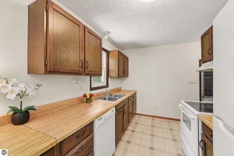 Tiny photo for 33 Bluejay Road, Traverse City, MI 49696 (MLS # 1948683)