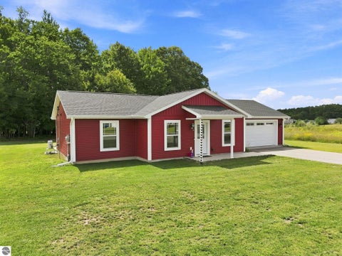 Photo of 2177 Pebblebrook Drive, Kingsley, MI 49649 (MLS # 1949912)