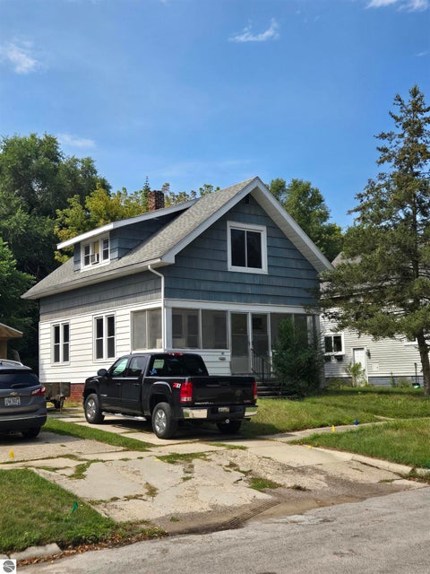 Tiny photo for 907 N Court Avenue, Alma, MI 48801 (MLS # 1950069)