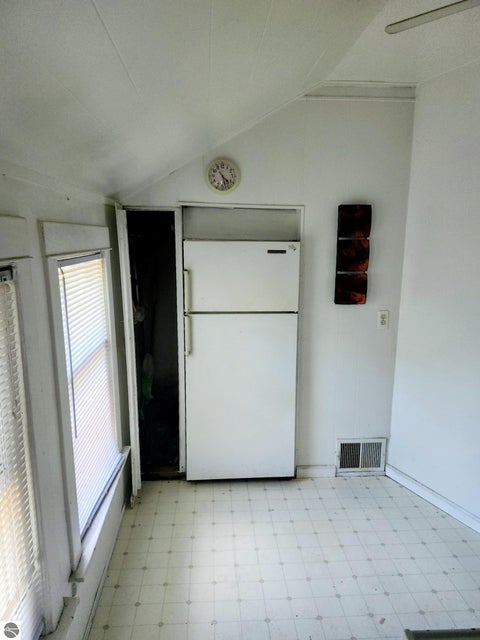 Tiny photo for 310 N Mountain Street, Bay City, MI 48706 (MLS # 1946918)