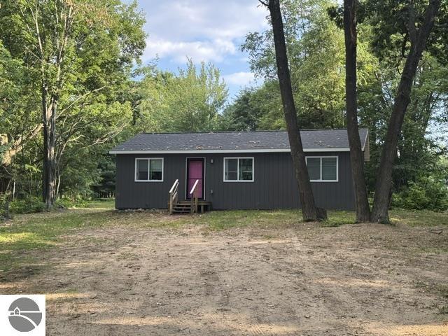 Photo 1 of 35 — 10403 W Round Lake Road, Lake City, MI 49651