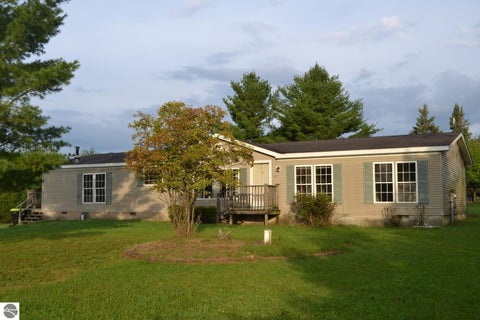 Photo of 1617 Aberdeen Drive, Gladwin, MI 48624 (MLS # 1950359)