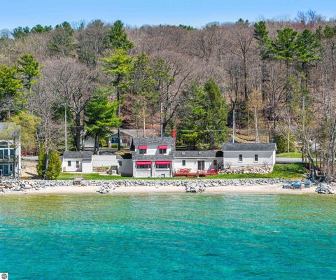 Photo of 7265 Peninsula Drive, Traverse City, MI 49686 (MLS # 1944648)