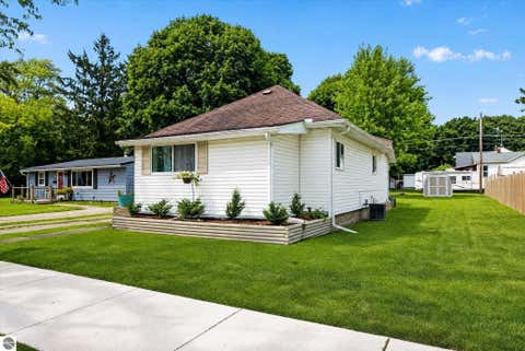 Tiny photo for 1215 Rosedale Street, Alma, MI 48801 (MLS # 1949028)