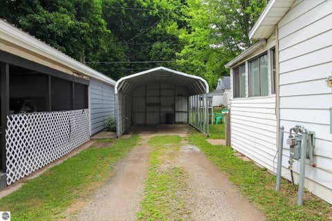 Tiny photo for 1215 Rosedale Street, Alma, MI 48801 (MLS # 1949028)