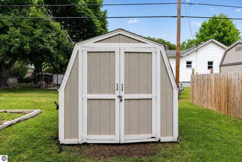 Tiny photo for 1215 Rosedale Street, Alma, MI 48801 (MLS # 1949028)