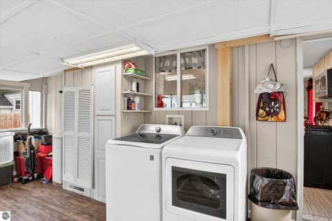 Tiny photo for 1215 Rosedale Street, Alma, MI 48801 (MLS # 1949028)