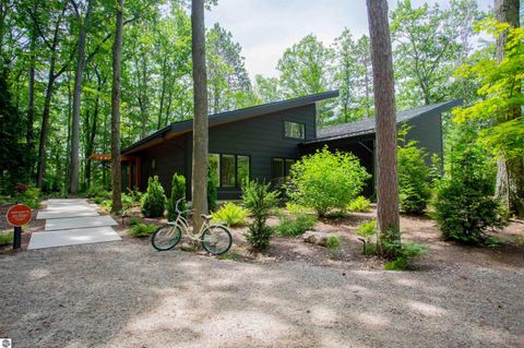 Photo of 7103 Lake View Ridge, Lake Ann, MI 49650 (MLS # 1942685)