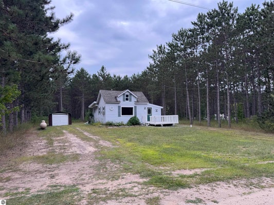 14915 PAULS PL, BEULAH, MI 49617 - Image 4fea3cf12006cd5b85e3899c8c2f1f1a/1880047065