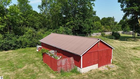 Tiny photo for 3488 E Rosebush Road, Rosebush, MI 48878 (MLS # 1948074)