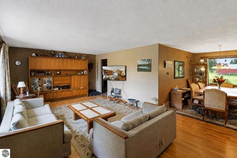 Tiny photo for 3488 E Rosebush Road, Rosebush, MI 48878 (MLS # 1948074)