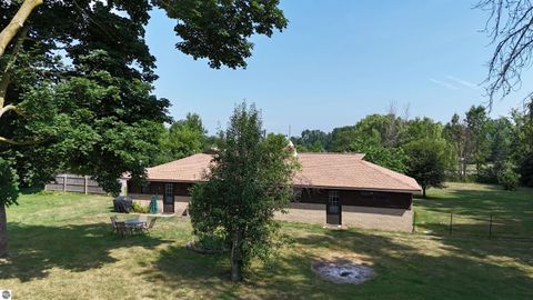 Tiny photo for 3488 E Rosebush Road, Rosebush, MI 48878 (MLS # 1948074)