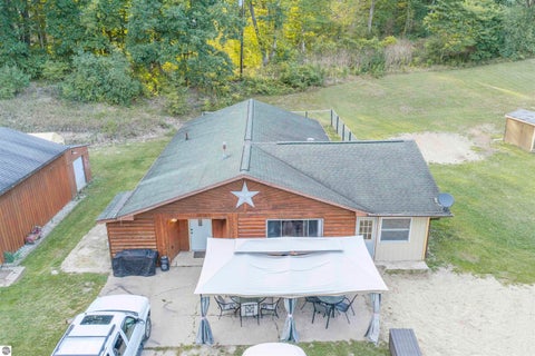 Tiny photo for 4760 E Howard City Edmore Road, Edmore, MI 48829 (MLS # 1950975)