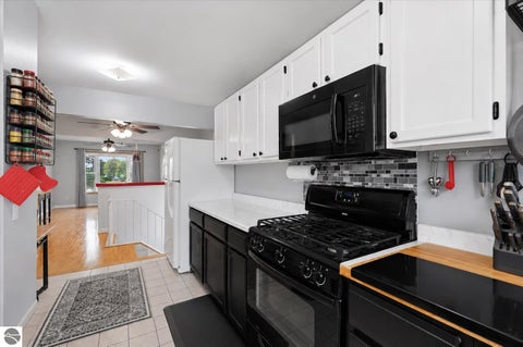 Tiny photo for 2561 Binghamton DR, Auburn Hills, MI 48326 (MLS # 1946246)