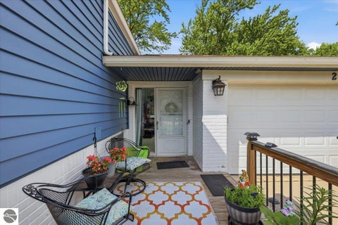 Photo of 2561 Binghamton DR, Auburn Hills, MI 48326 (MLS # 1946246)