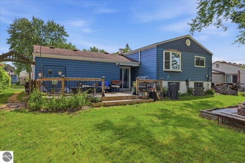 Tiny photo for 2561 Binghamton DR, Auburn Hills, MI 48326 (MLS # 1946246)