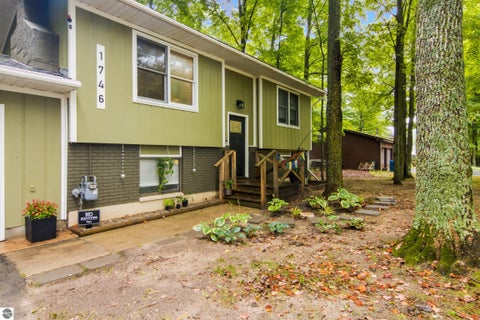 Photo of 1746 Rasho Road, Traverse City, MI 49686 (MLS # 1950267)