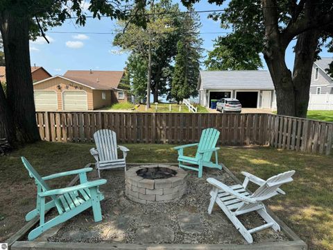Tiny photo for 722 S Lakeshore Drive, Lake City, MI 49651 (MLS # 1945284)