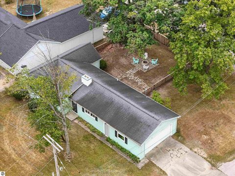 Tiny photo for 722 S Lakeshore Drive, Lake City, MI 49651 (MLS # 1945284)