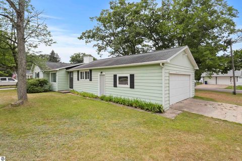Tiny photo for 722 S Lakeshore Drive, Lake City, MI 49651 (MLS # 1945284)