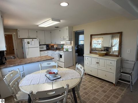 Tiny photo for 722 S Lakeshore Drive, Lake City, MI 49651 (MLS # 1945284)